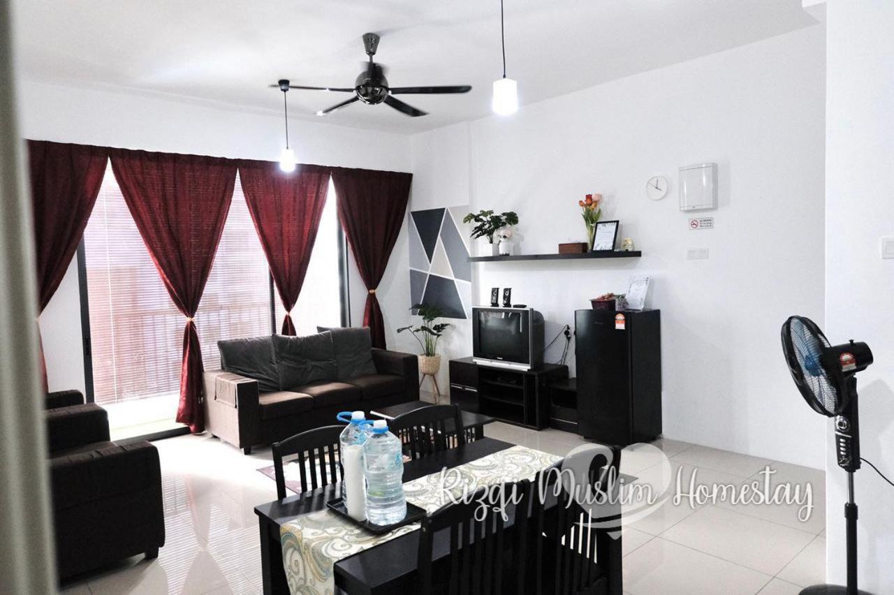 Rizqi Muslim Homestay Meru Casa Kayangan イポー エクステリア 写真